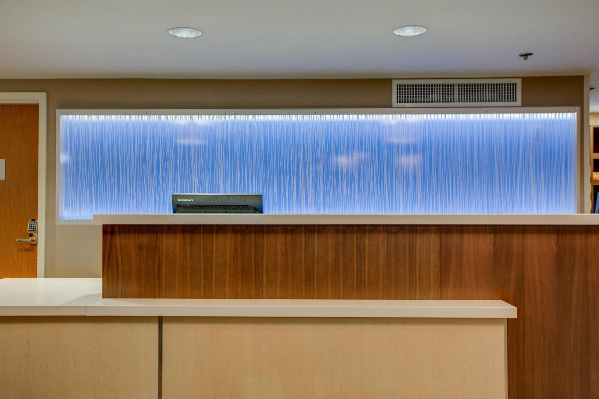 Fairfield Inn Portsmouth Seacoast Екстер'єр фото
