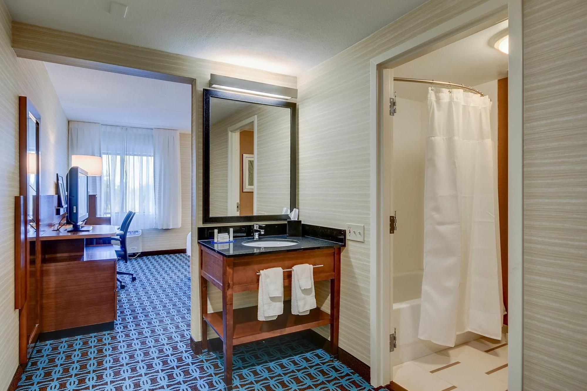 Fairfield Inn Portsmouth Seacoast Екстер'єр фото